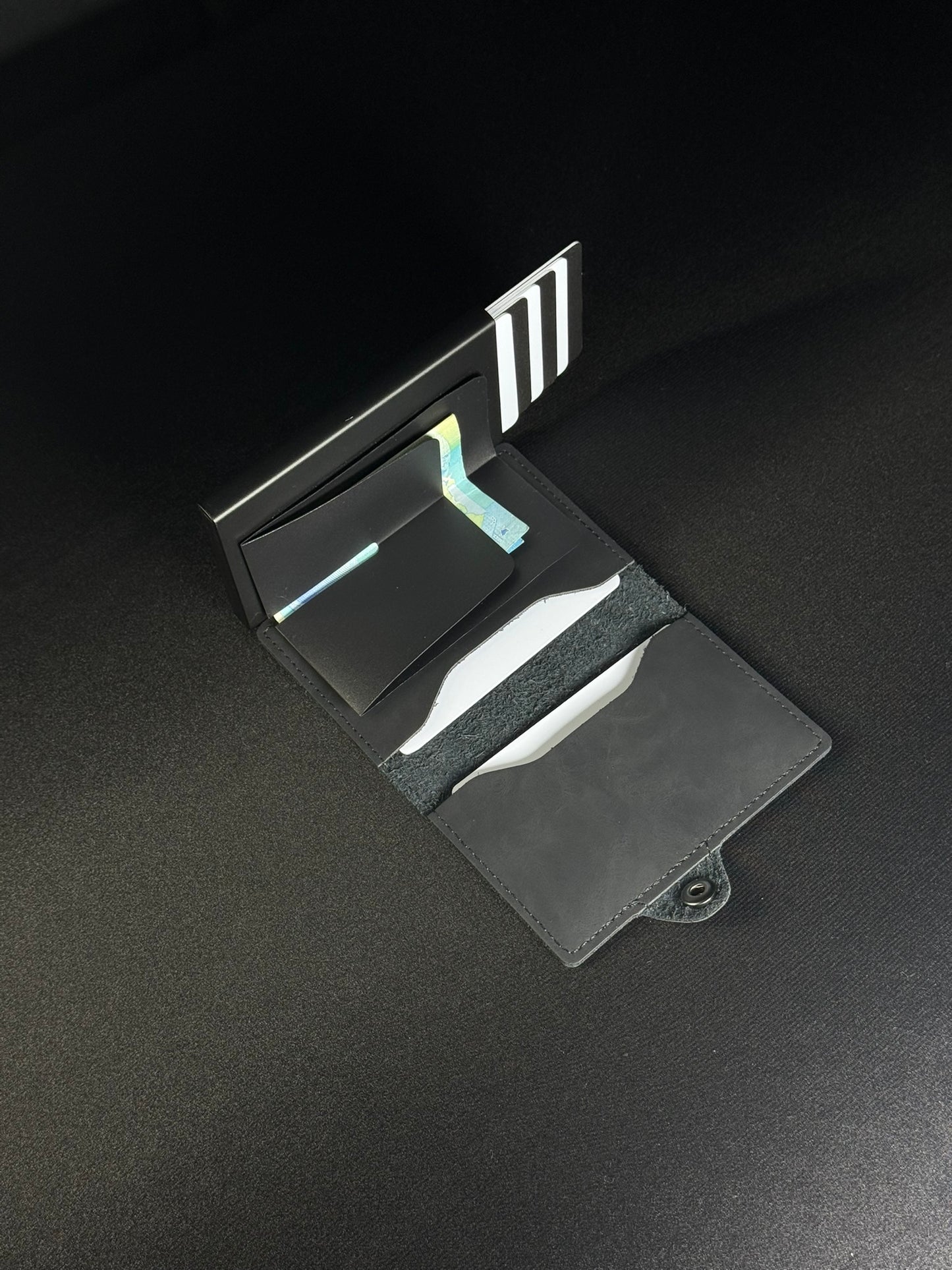 Cardés Smart Wallet Schwarz